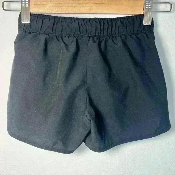 Old Navy Girl’s Ruffle-Front Dolphin-Hem Run Shorts in Black Size Medium (8) - Picture 3 of 11